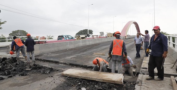 Avanza rehabilitación de puentes en Villahermosa