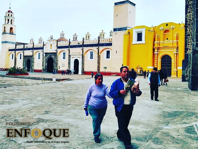 Acuden familias de Cholula a presentar a sus Niños Jesús por Día de la Candelaria 