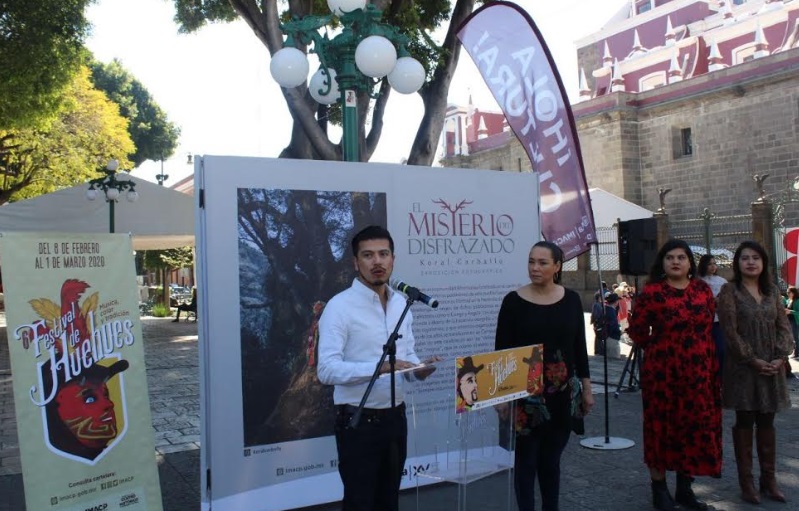 Con muestra fotográfica en el Zócalo de la ciudad, arranca 6to. Festival de Huehues