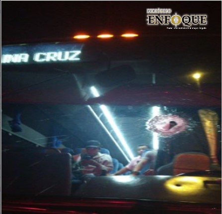 Lanzan piedras a vehículos en la Puebla -Orizaba para asaltar conductores