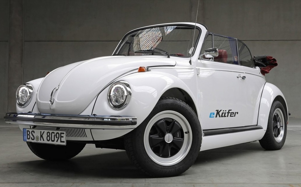 Volkswagen convierte el clásico vocho en un auto eléctrico