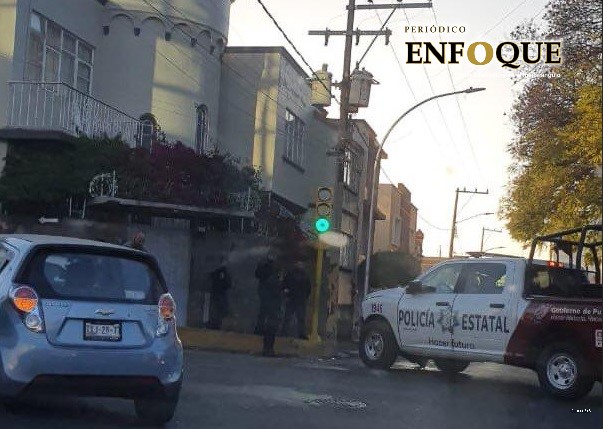 Una patrulla de la Policía Estatal de Puebla chocó con un auto particular