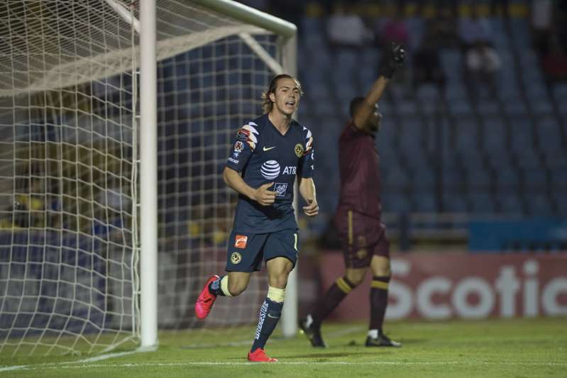 Sebastián Córdova salva al América del ridículo en Guatemala