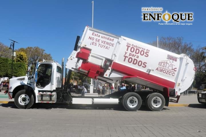 Entregan nuevo camión recolector de residuos para Amozoc
