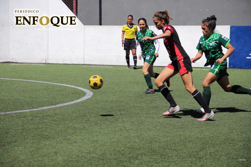 Durante Campeonato Estatal de Fútbol, rinden homenaje a estudiantes asesinados 