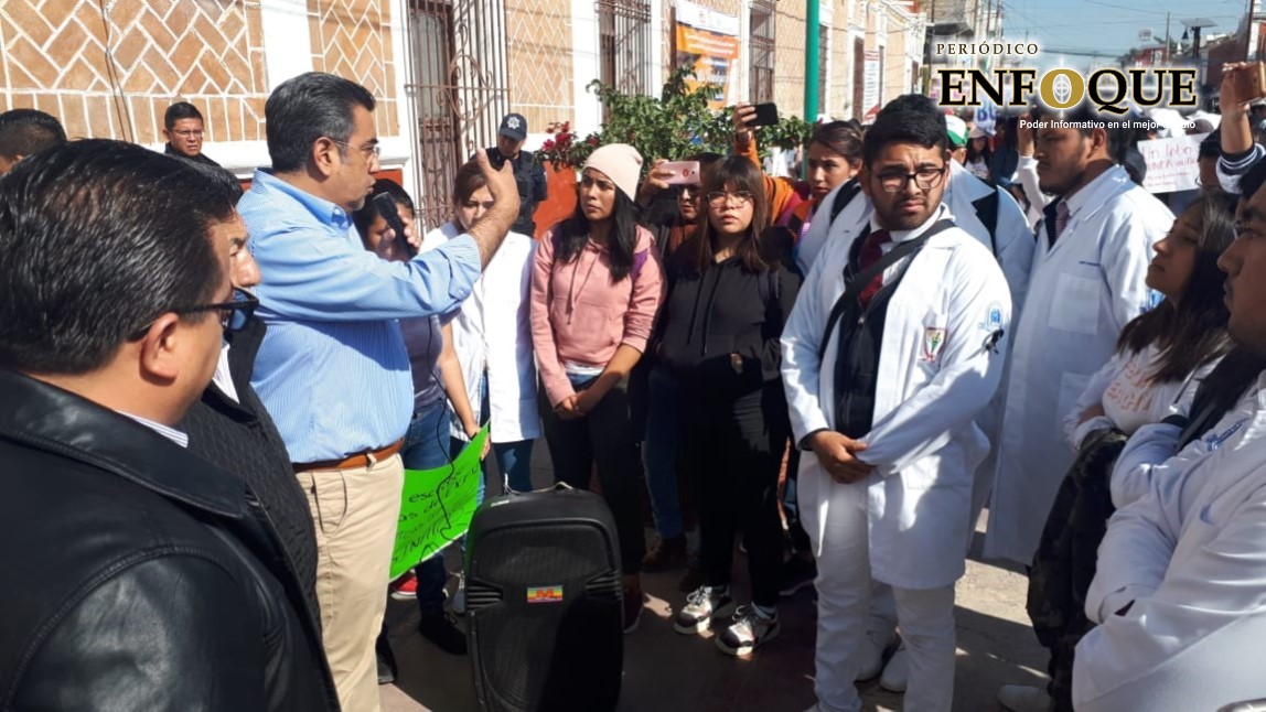 Alcalde de Tepeaca sostiene reunión con estudiantes tras protestas por seguridad