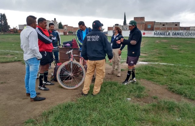 Siguen cholultecas desafiando al Covid-19 arman partidos de fútbol 