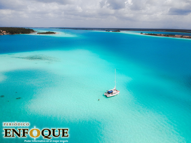 Los 7 Colores de la laguna de Bacalar comienzan a desaparecer por turismo desmedido: UNAM