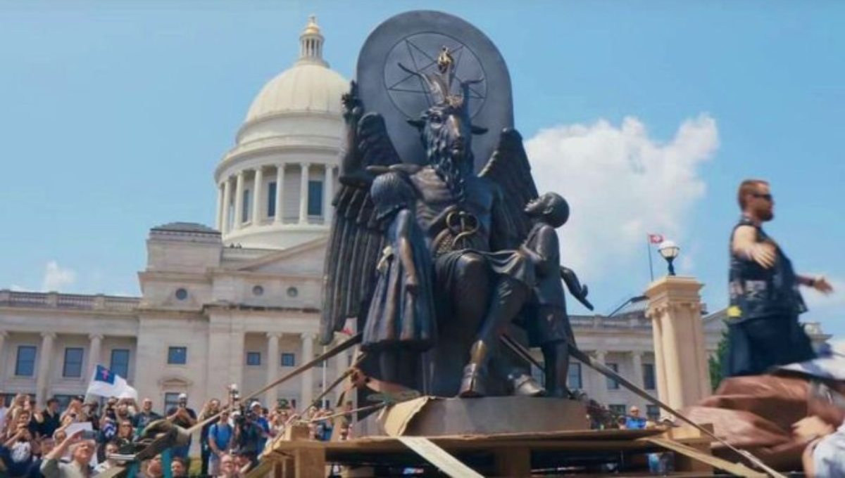 “Beca Abogado del Diablo”: Templo Satánico ofrece apoyos económicos a estudiantes