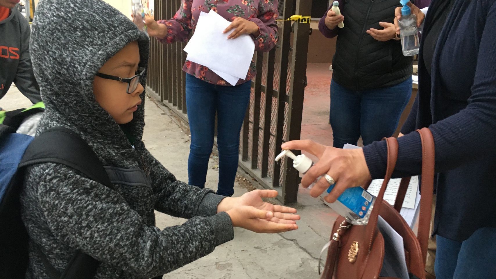 Pide SEP que se garantice jabón y uso de mascarillas