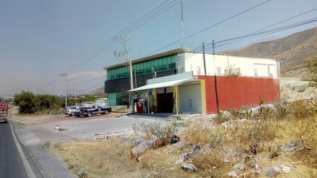 Comando armado mata a sujeto y agrede a policías de Tecamachalco 