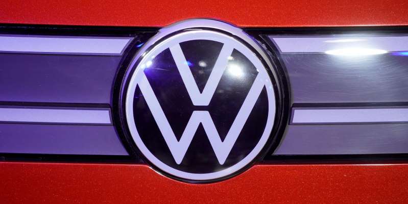 Volkswagen pide a sus empleados reconsiderar alza salarial, el sindicato amaga con 