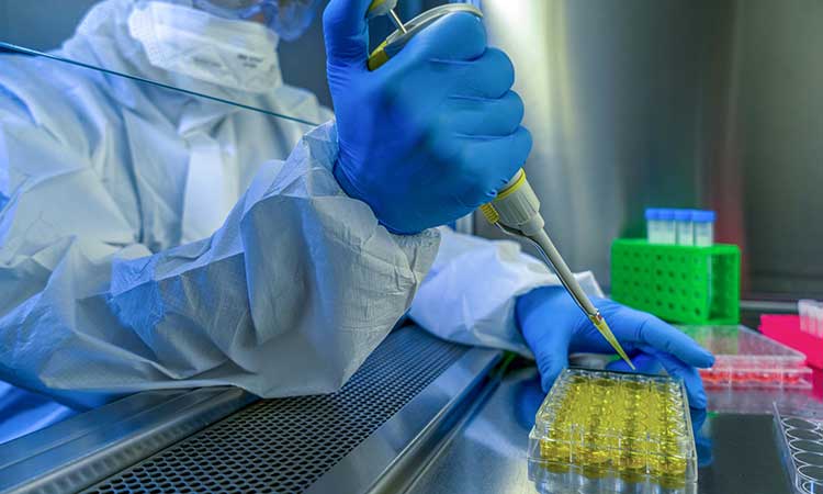 Si llega la vacuna contra el COVID-19, el mundo enfrentará este dilema: ¿cómo distribuir las dosis para todo el mundo?