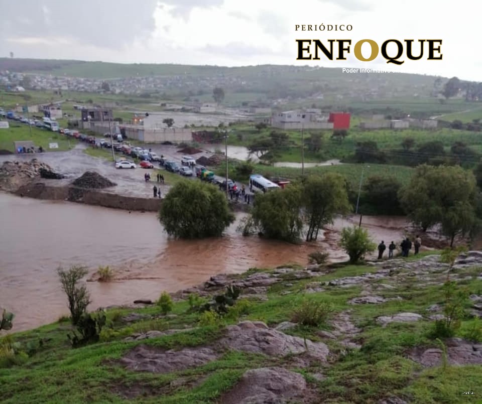 Inicia Ayuntamiento de Puebla trabajos de limpia en Azumiatla tras fuerte lluvia