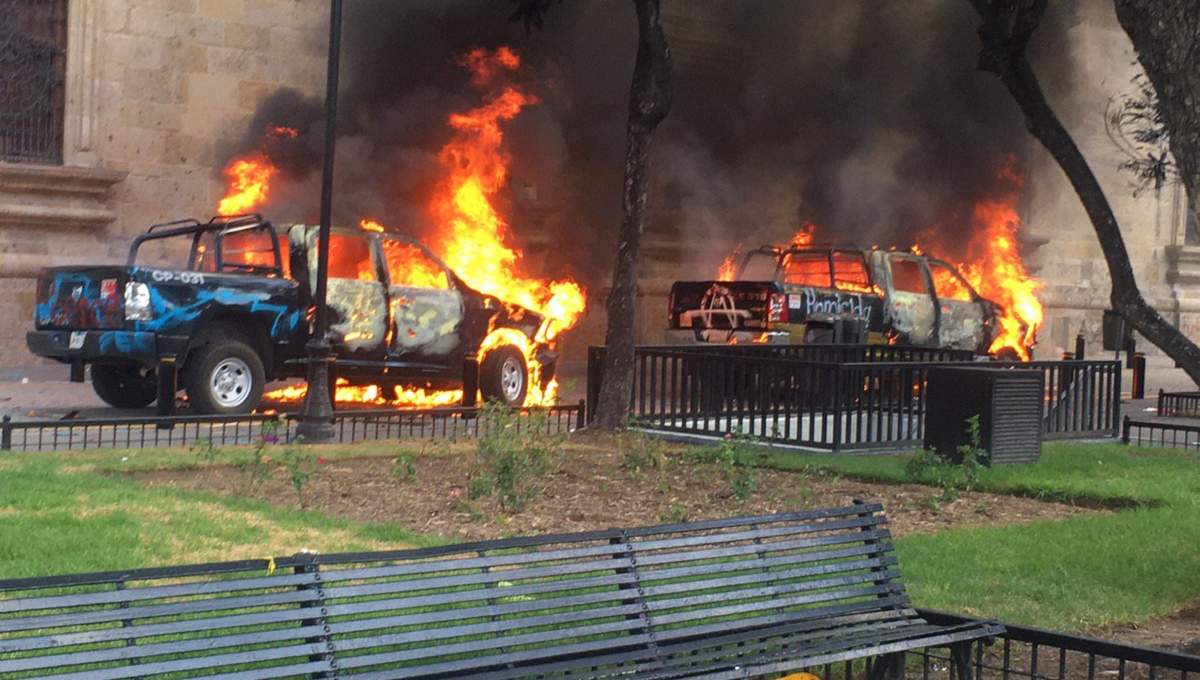 Por intento de homicidio se castigará a quien quemó a policía en Jalisco; sigue libre