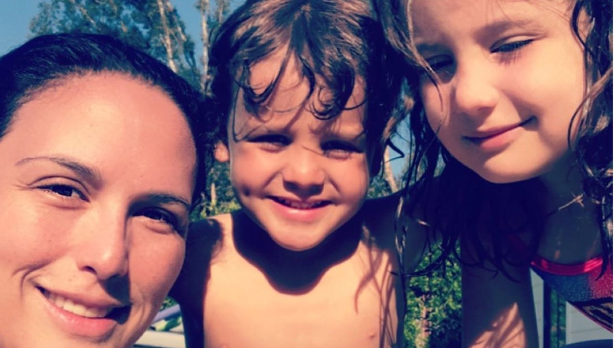 Angélica Vale explica por qué sus hijos no hablan español