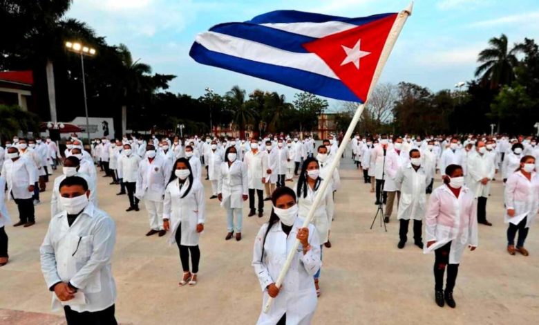 Más de 6 mdd pagará INSABI a médicos cubanos por atención de COVID-19 en México
