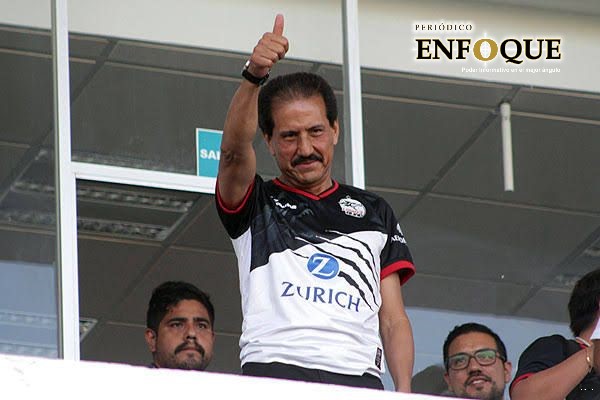 Esparza Ortiz celebra regreso de Lobos BUAP a primera división