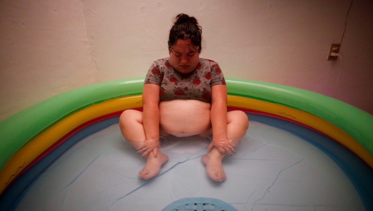 Madre opta por dar a luz en su propia casa por miedo al #COVID-19