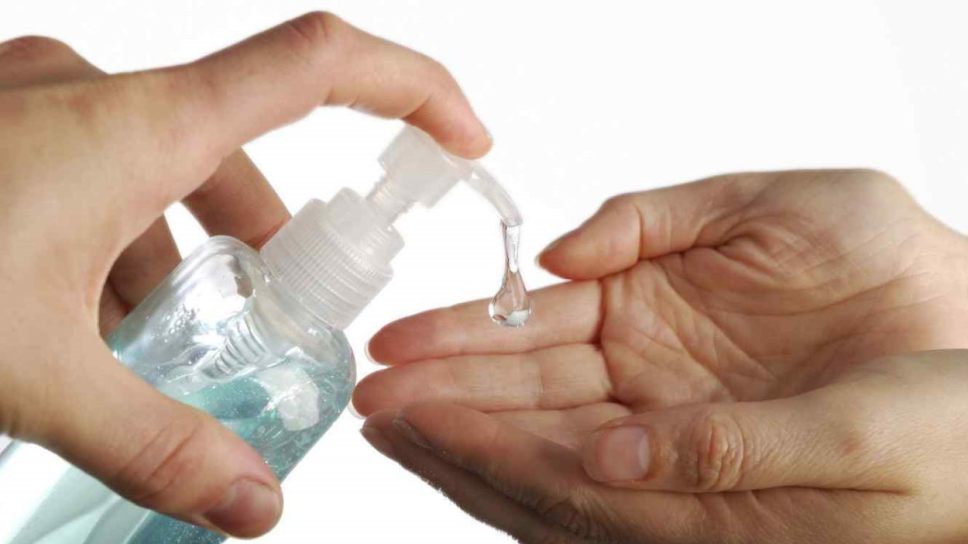 'Como si fuera tequila': penales de Morelos se quedan sin gel antibacterial porque reos se lo toman