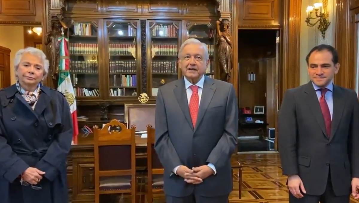 Arturo Herrera convivió con AMLO sin cubrebocas hace tres días; hoy tiene COVID-19