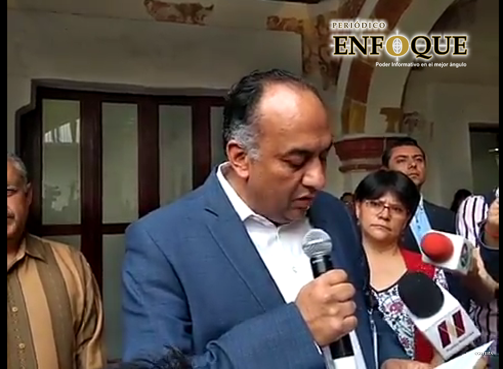 Acuerda con estudiantes la creación de la Fiscalía Universitaria