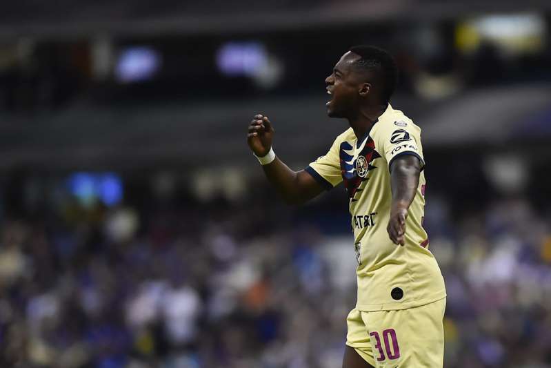 Abogado de Renato Ibarra abandona el caso de violencia contra su pareja