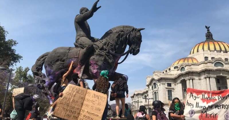 Autor de estatua vandalizada, opina sobre la protesta de grupos feministas