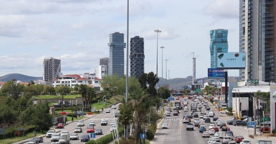 Un deceso y dos personas lesionadas fueron el resultado de persecución en Vía Atlixcayotl