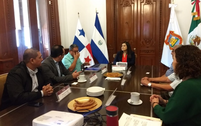 Rivera Vivanco se reúne con la Delegación de la Fundación Líderes Globales (Fotos)