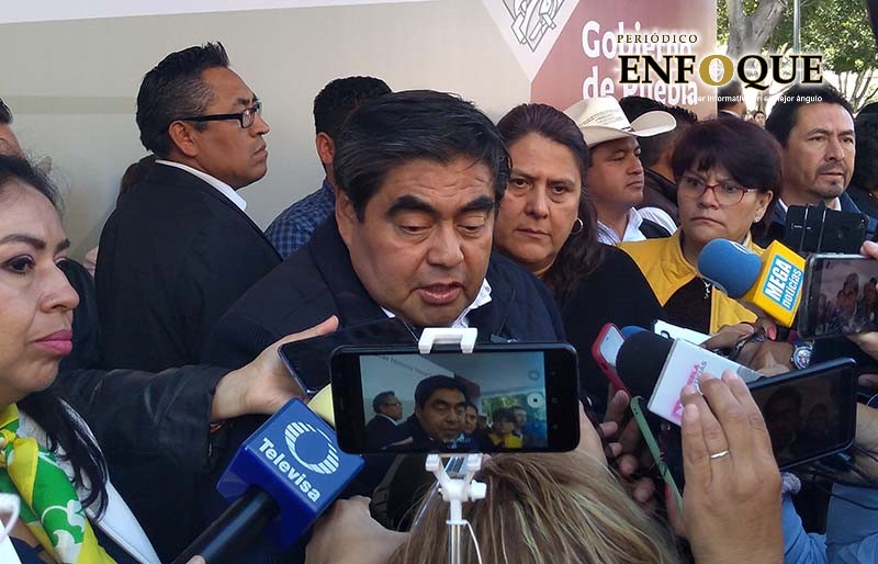 "Se debe seguir trabajando", dice Barbosa ante coronavirus.