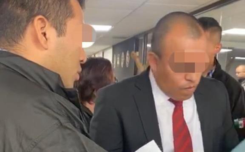 Detienen a jefe de la AIC por presunta tortura en caso Ayotzinapa