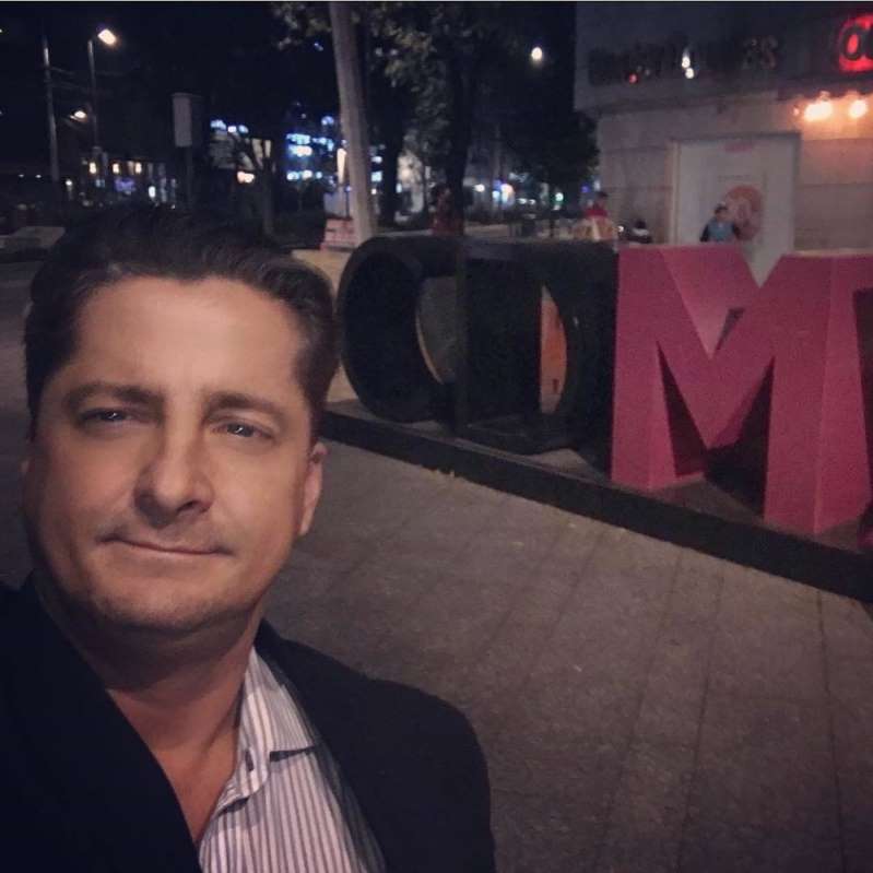 Así vive la cuarentena el hermano de Luis Miguel