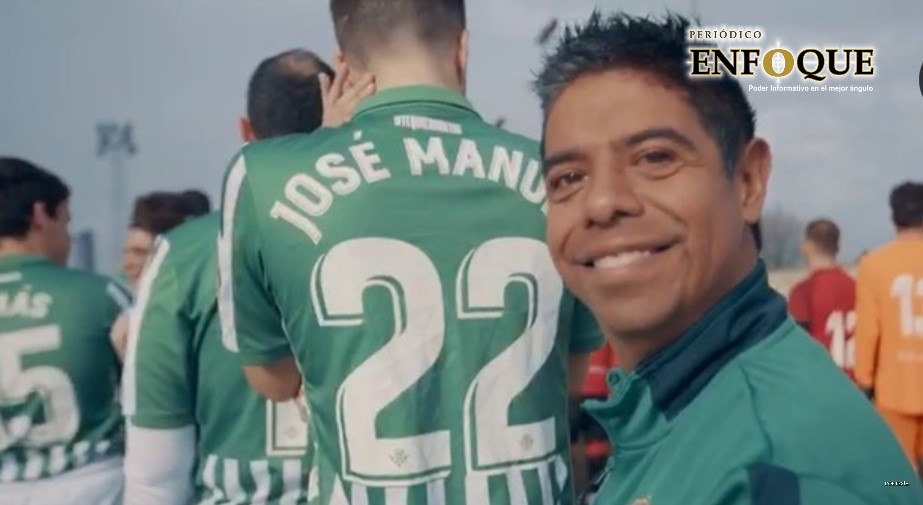 Darío, mexicano con discapacidad, viajó a Sevilla a conocer a Andrés Guardado (Video)