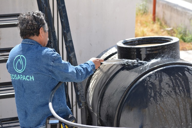 Realizan mantenimiento de tanques elevados de San Pedro Cholula 