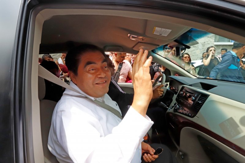 El Covid-19 sólo le da a la “genta acomodada”: Miguel Barbosa