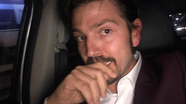 “Se tardaron, pero llegó el #QuédateEnCasa”: Diego Luna