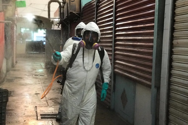 Limpian mercado municipal de Cholula ante contingencia por el Coronavirus 