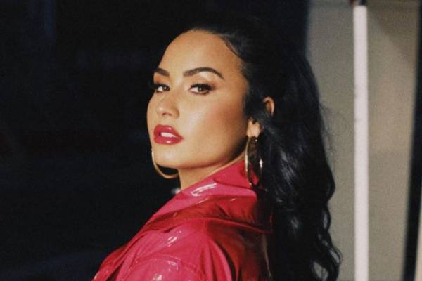 Demi Lovato y Max Ehrich revelan por accidente su relación amorosa