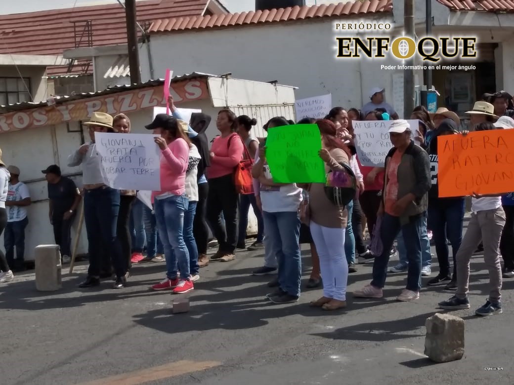 Bloquean carretera federal Tlaxcala-San Martín, exigen destitución de edil de Totolac  