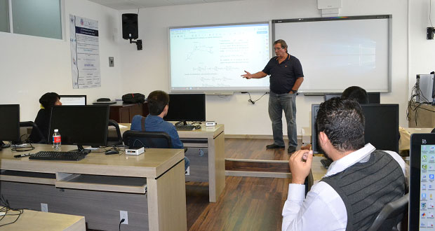 BUAP da certeza laboral a maestros que no cuentan con un contrato definitivo