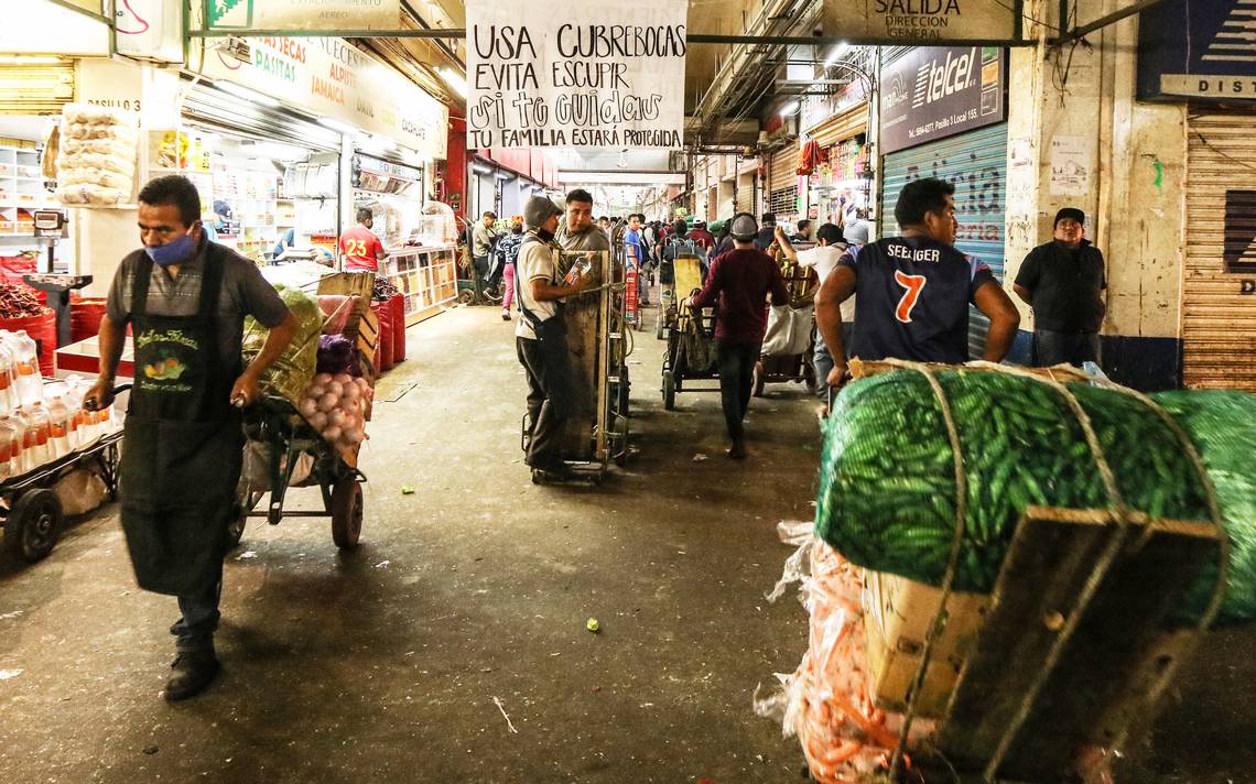 Muertes y contagios tiran 75% ventas en la Central de Abasto, señalan bodegueros