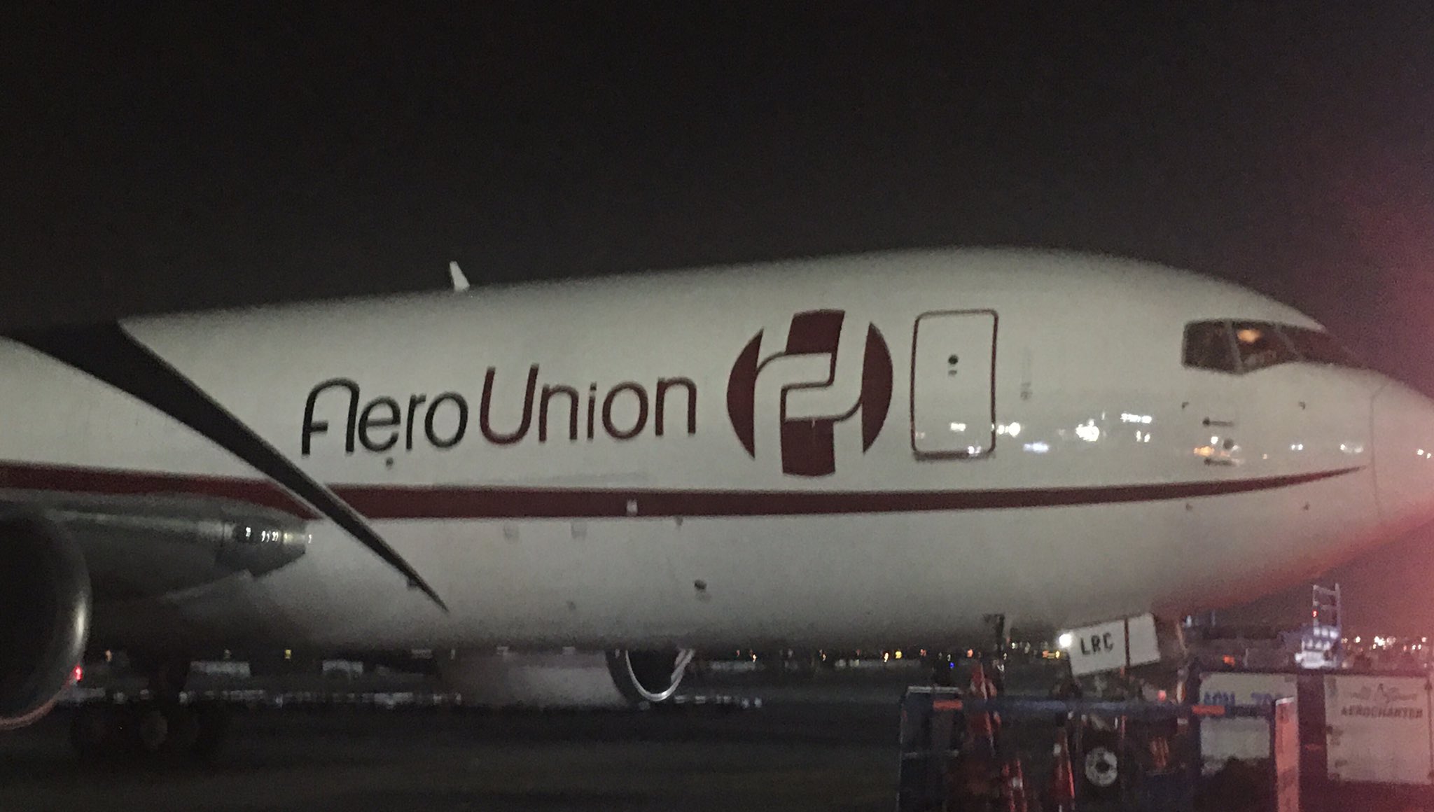 Llega a México avión de Chicago, EU, con dos mil ventiladores diseñados para atender la COVID-19