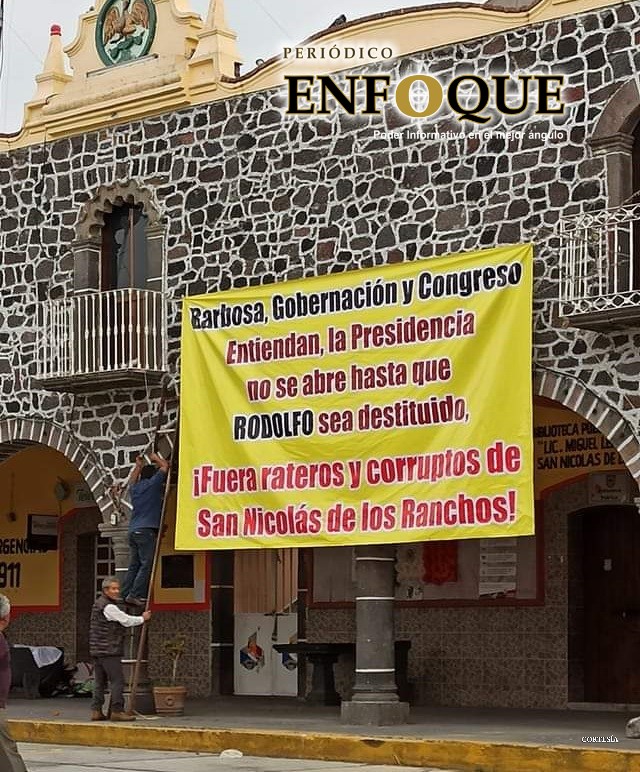 Colocan lona para exigirle a Barbosa destitución de edil de San Nicolás de los Ranchos 