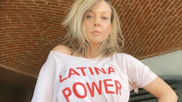 Fey enamora Instagram al mostrar su lado más sexy en ajustado vestido