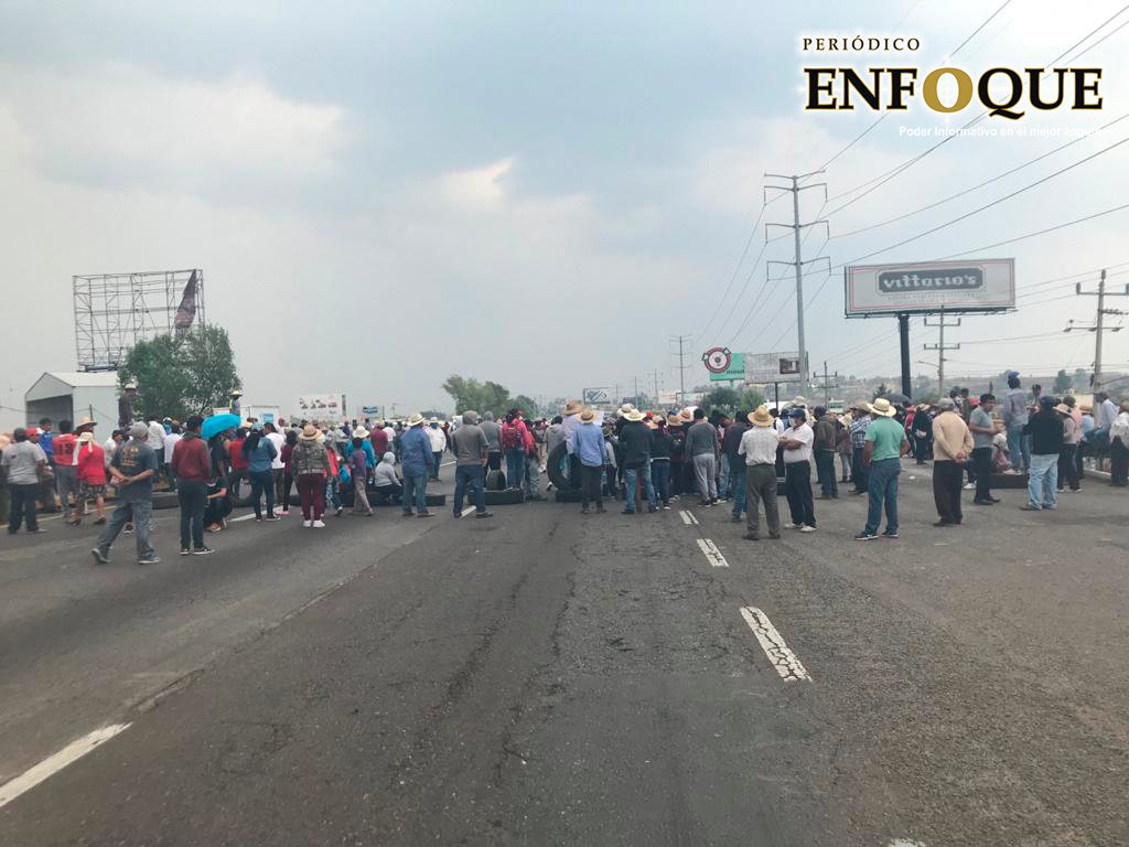 Cierran vecinos de Coronango autopista México-Puebla para exigir renuncia de Antonio Teutli ante inseguridad 