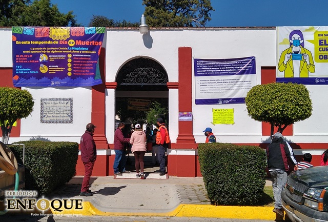 Con poca afluencia lucieron los panteones de Cholula durante Día de Muertos