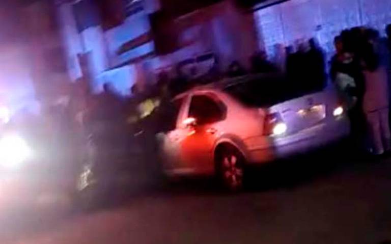 Atropellan y fallece mujer que ayudaba a su vecino en silla de ruedas