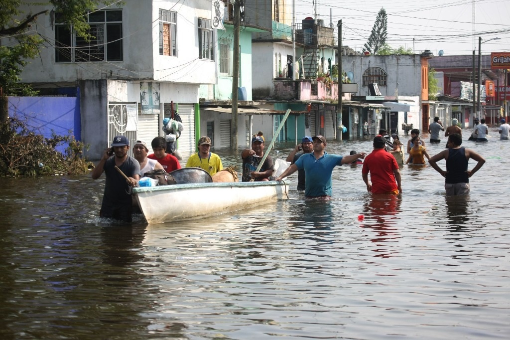 Inundaciones en Tabasco y Chiapas son porque no hay programas de desazolve de ríos: López Obrador