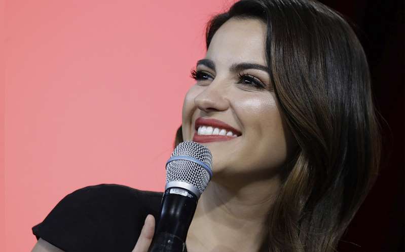 Ella es la mamá de Maite Perroni; parece su hermana gemela